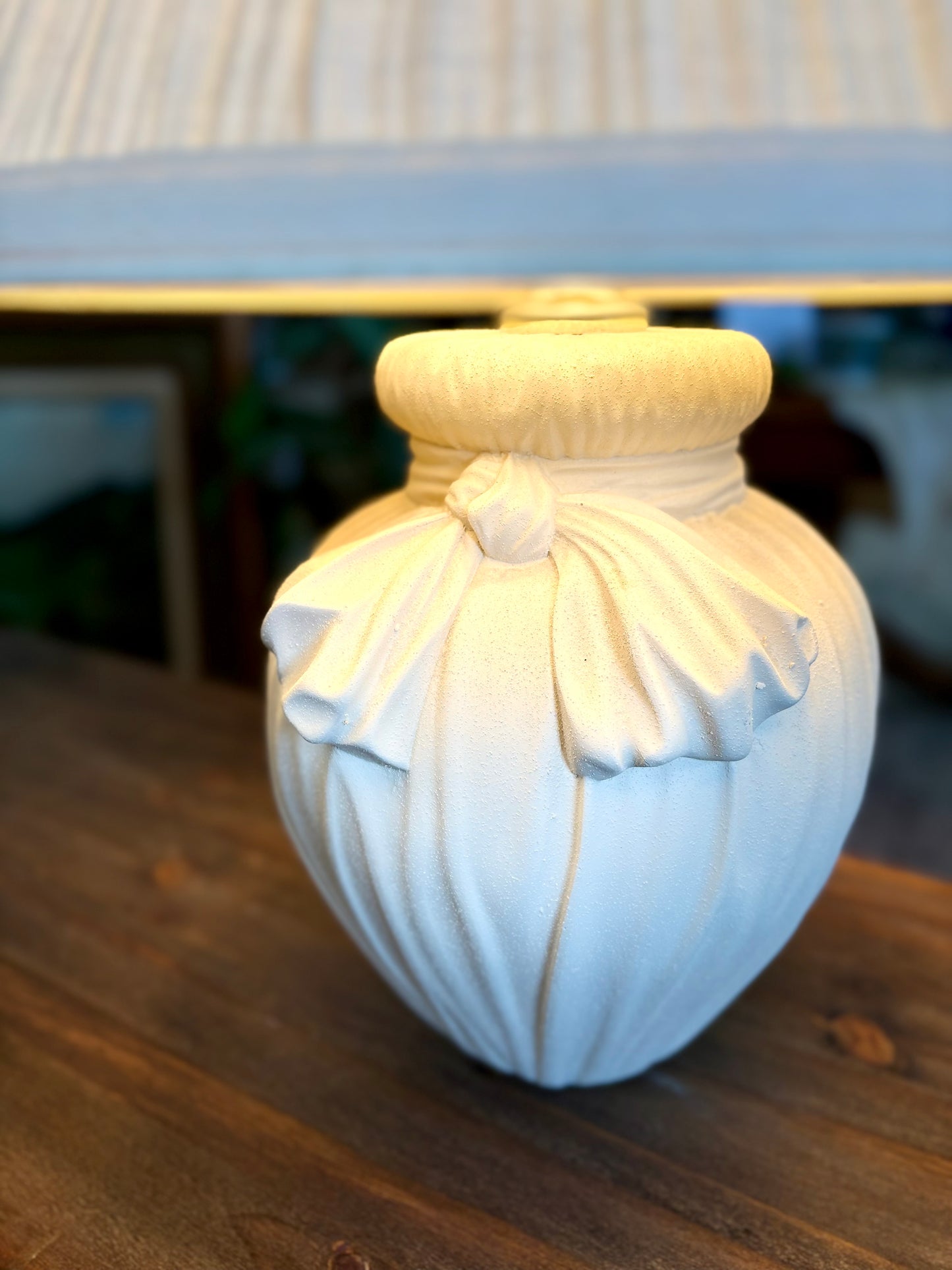Vintage Plaster Bow Lamp
