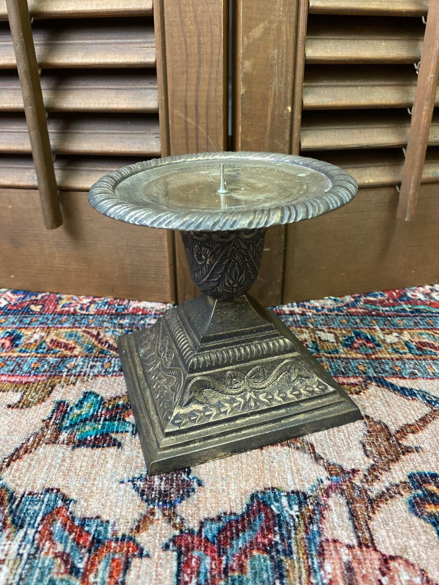 Silver Candleholder With Bow Detail