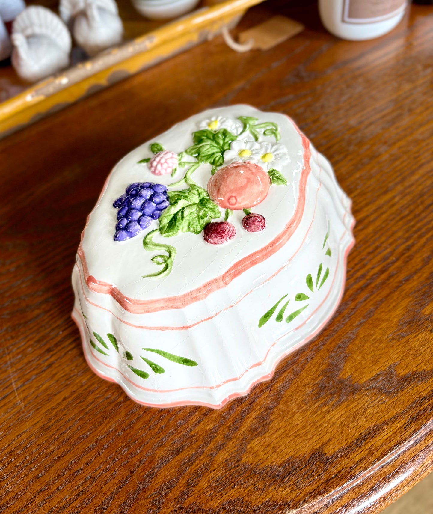 Vintage Fruit Jello Mold w/Peach Trim