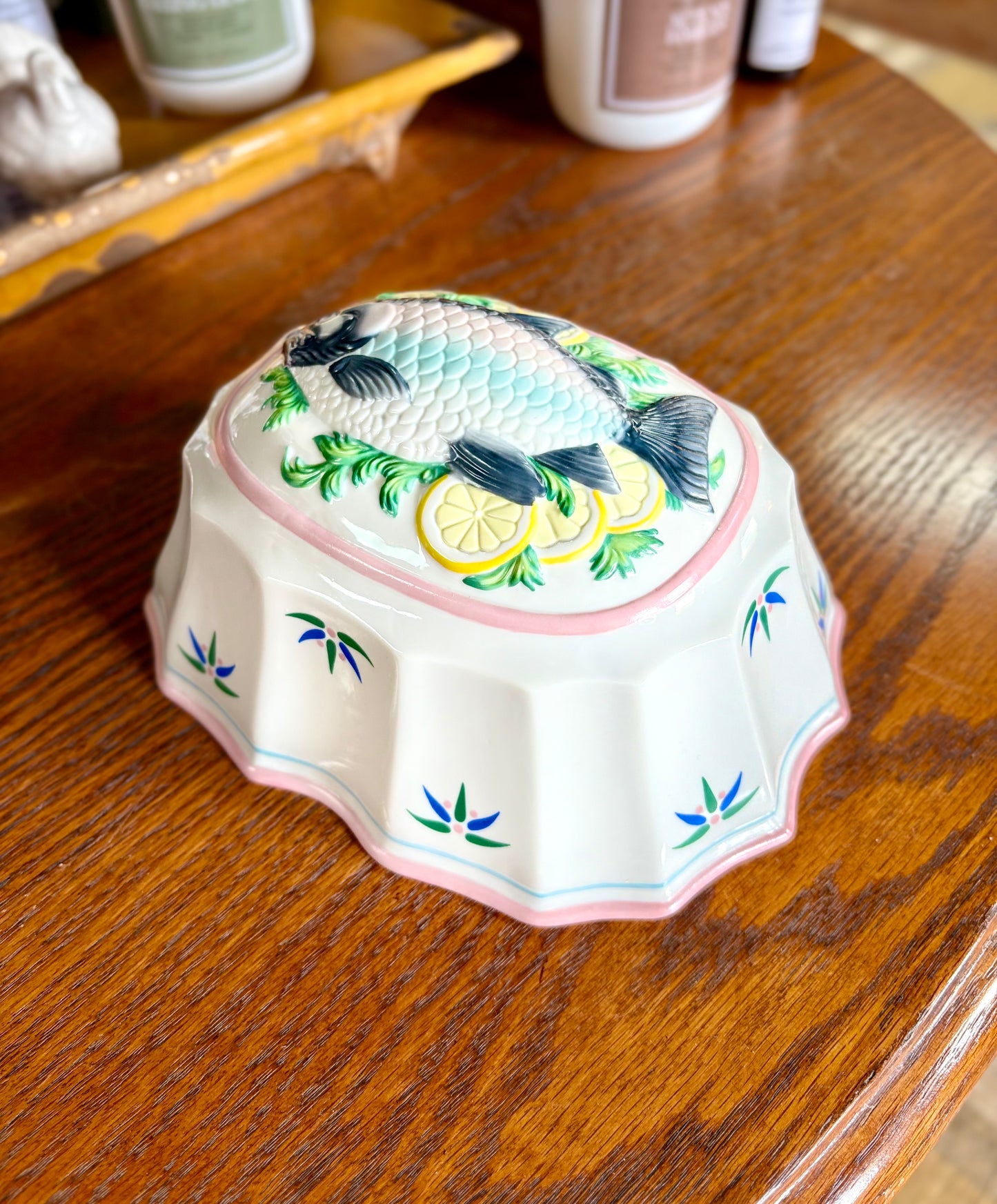 Vintage Fish w/ Lemons Jello Mold