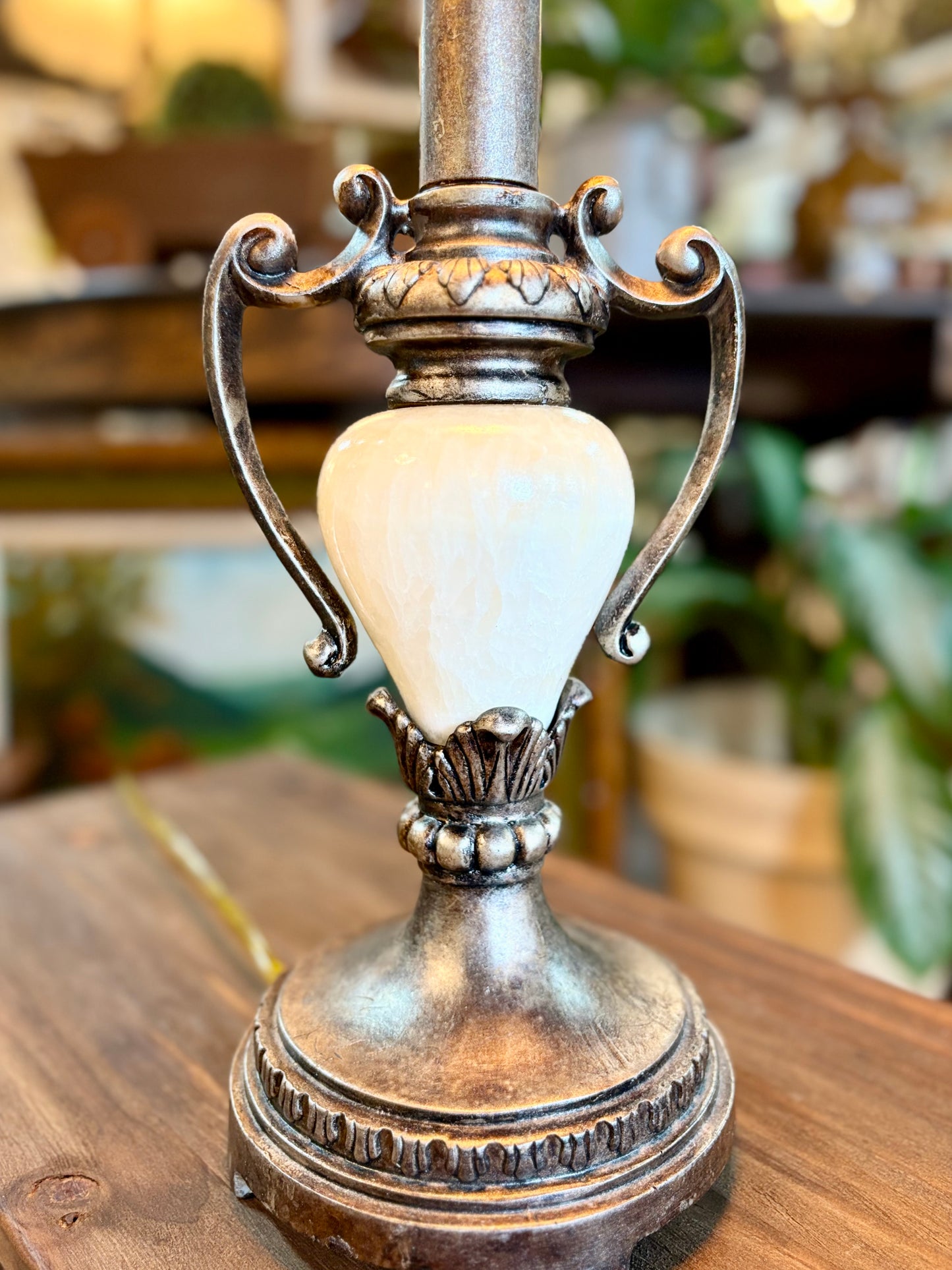 Lamp With Onyx Accent (with shade) 36"