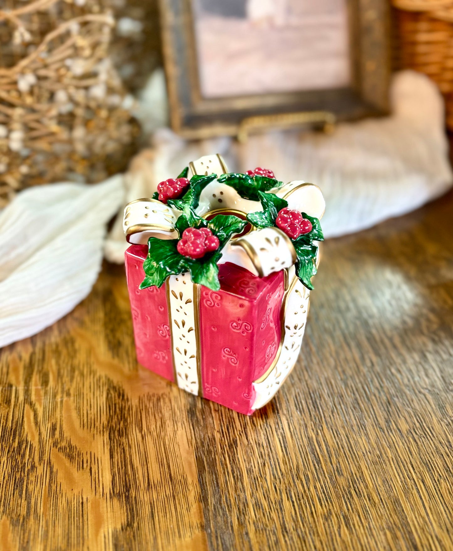 Vintage Christmas Present Candleholder