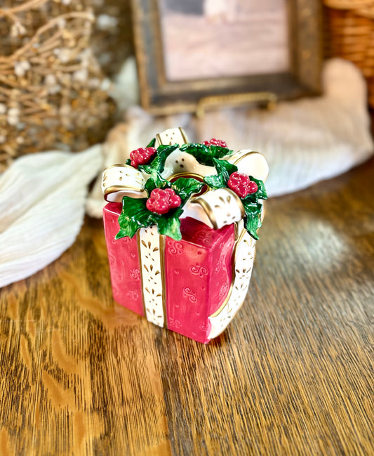 Vintage Christmas Present Candleholder