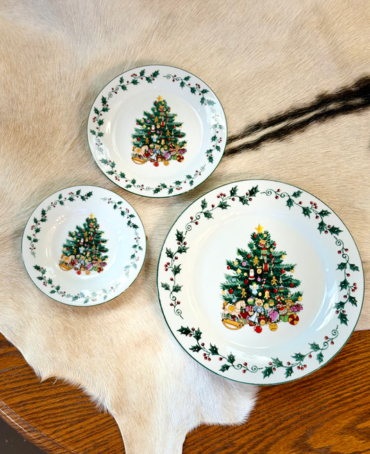 Gibson Christmas Dinnerware