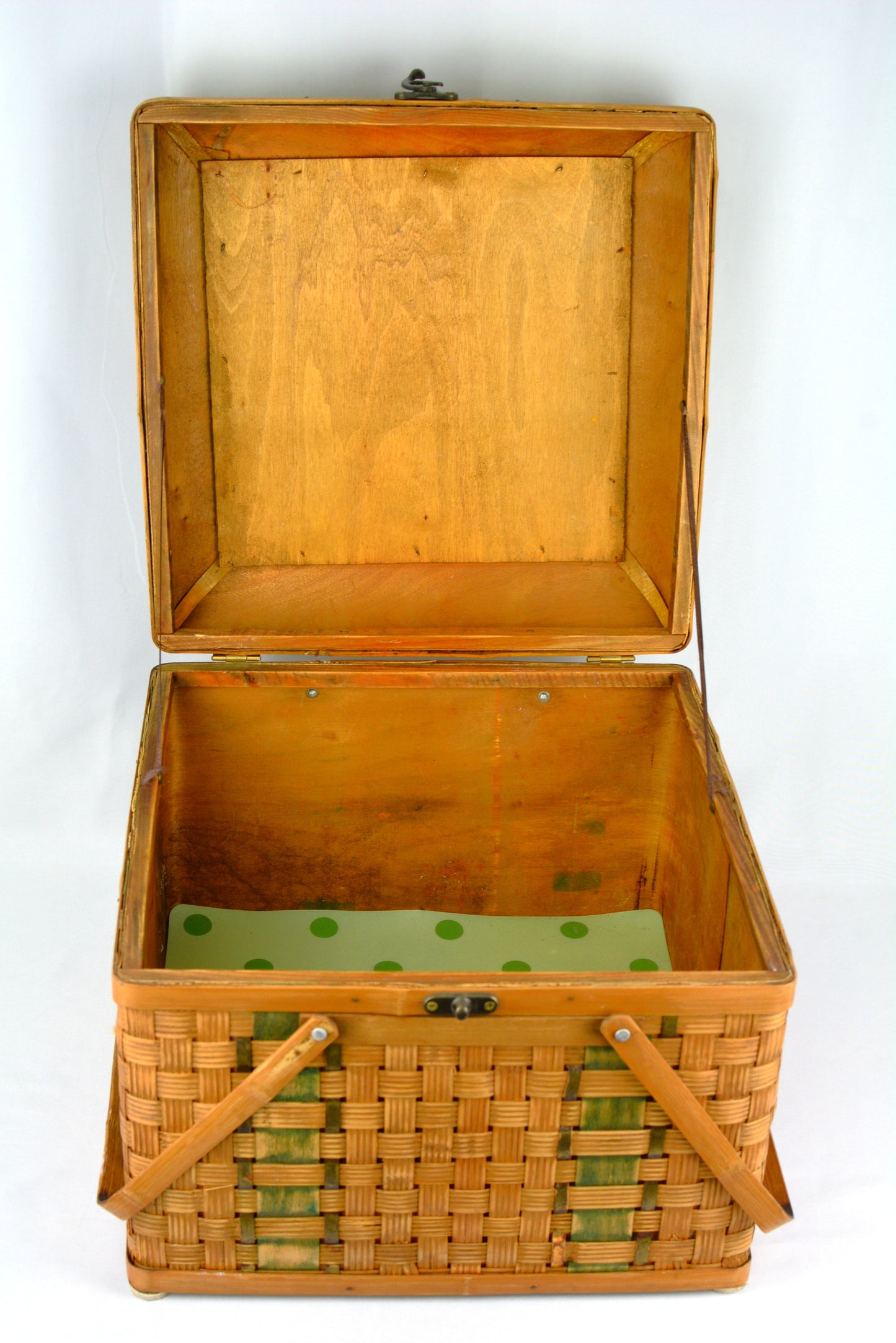 Vintage Picnic Basket 05