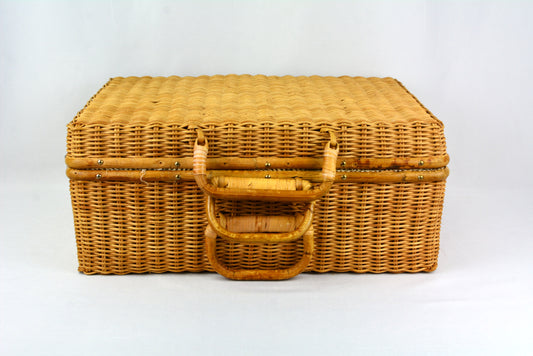 Vintage Picnic Basket 020