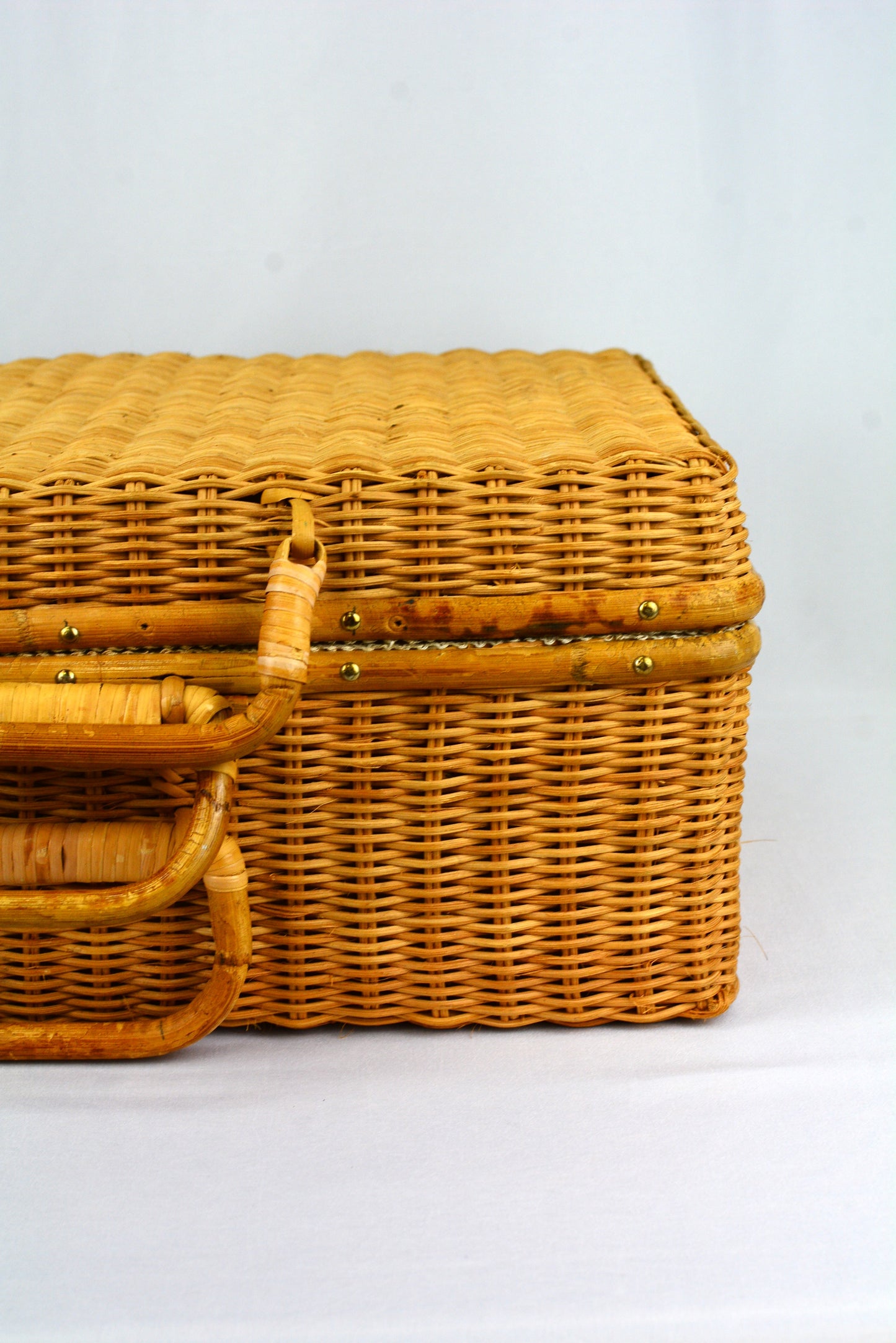 Vintage Picnic Basket 020