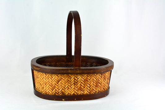 Vintage Basket 09