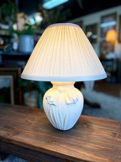 Vintage Plaster Bow Lamp
