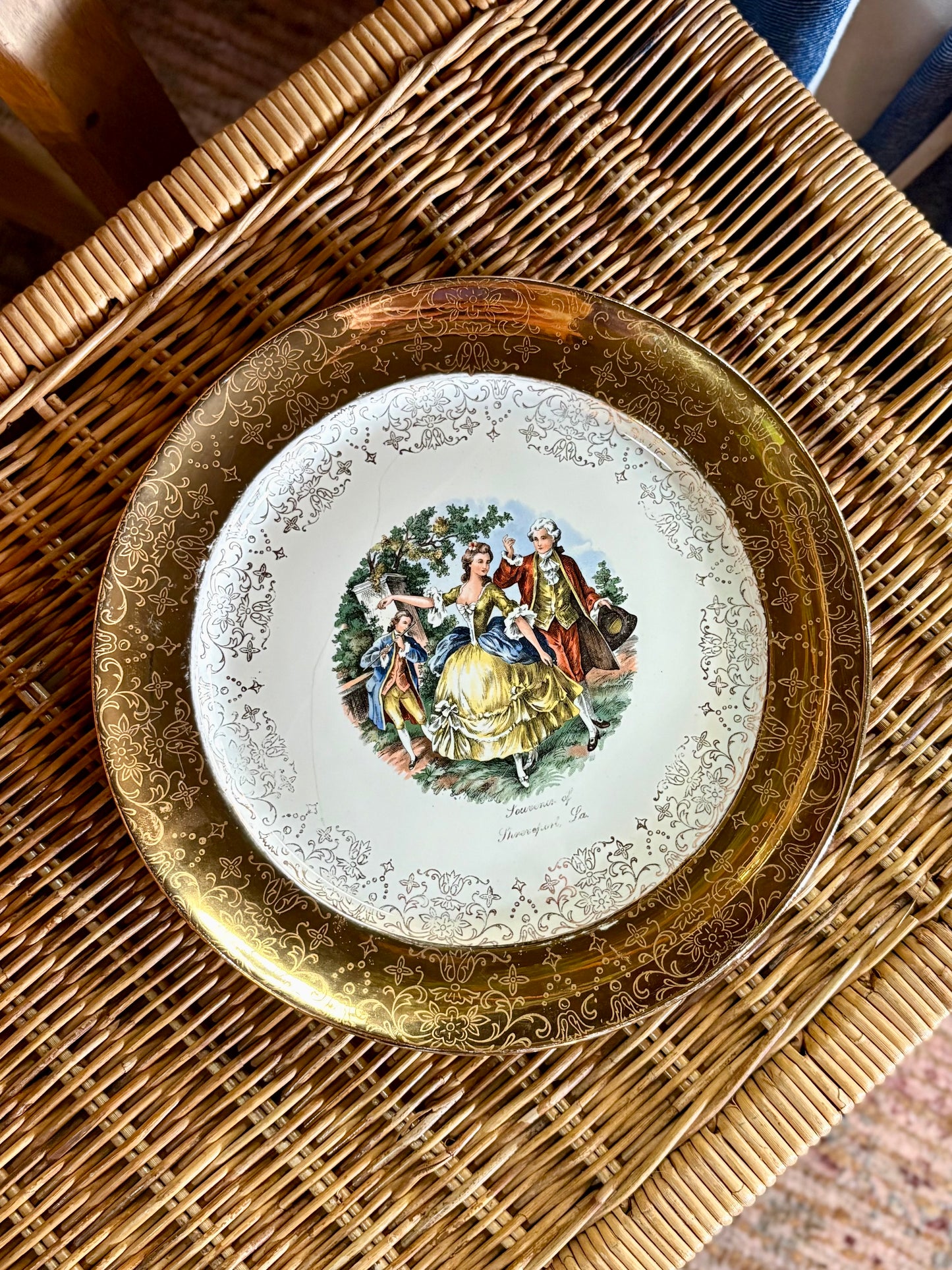 Vintage Sabine Crest -O-Gold 10" Plate