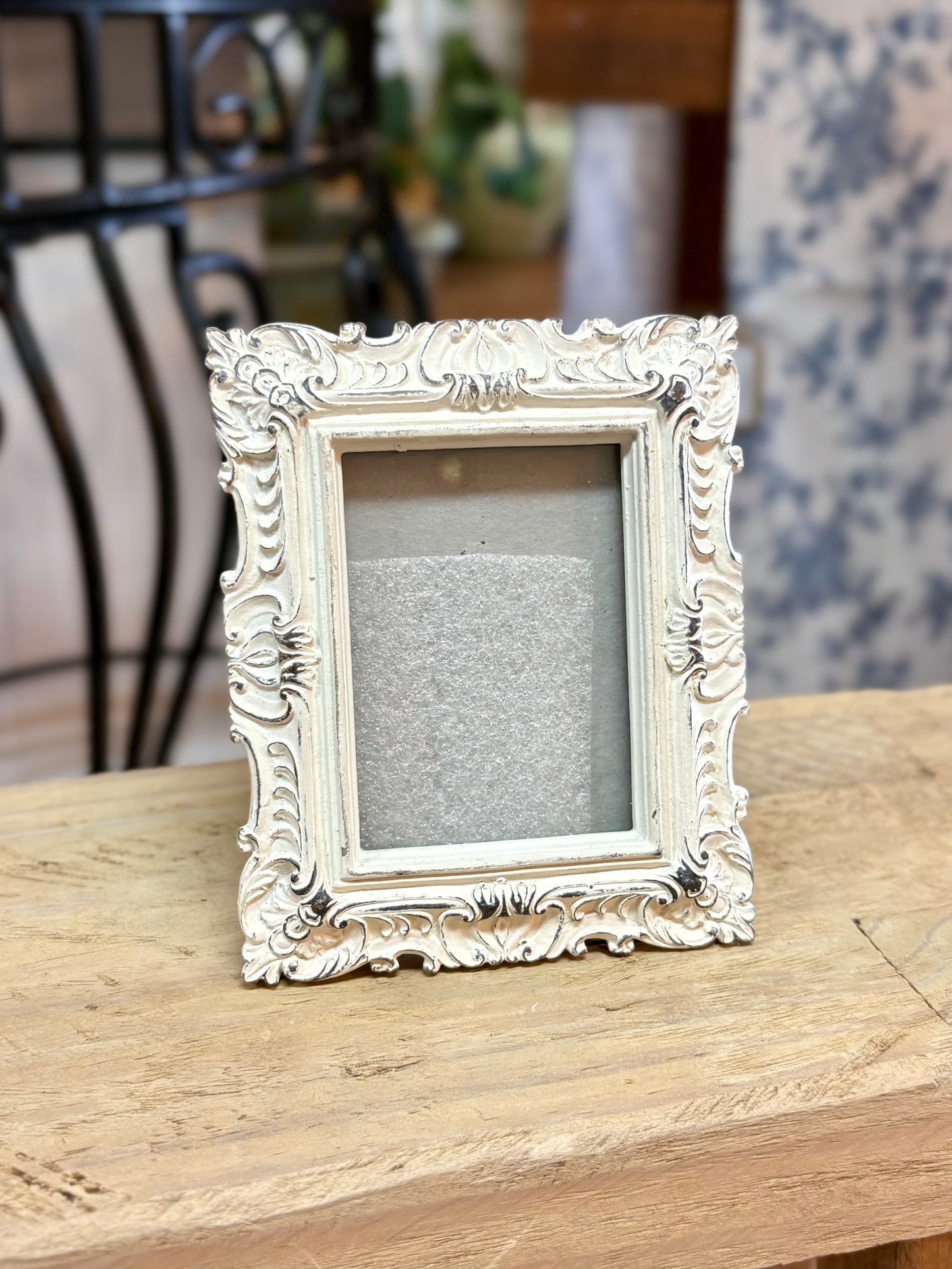 White Ornate 2x5 Frame
