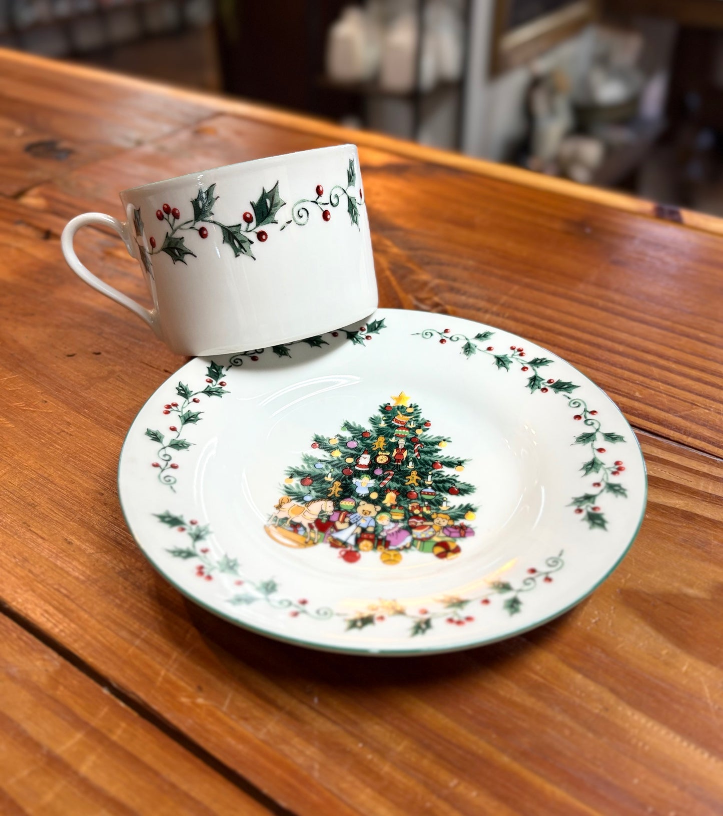 Gibson Christmas Cup & Saucer