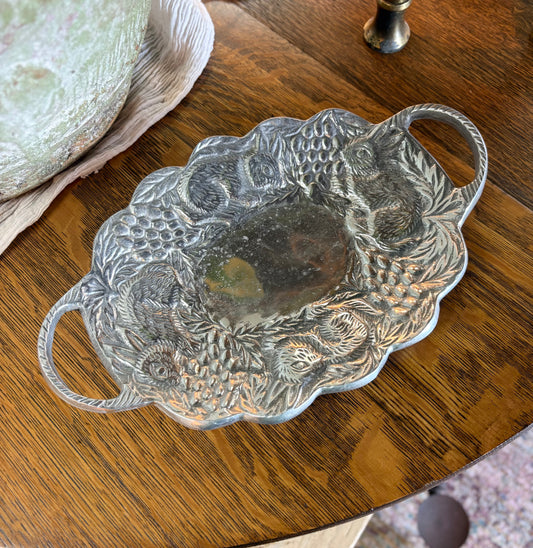 Cast Aluminum Bunny Tray with Scallop Edge