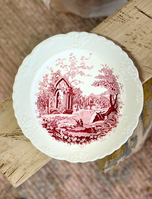 Red & White English Abbey 10" Plate