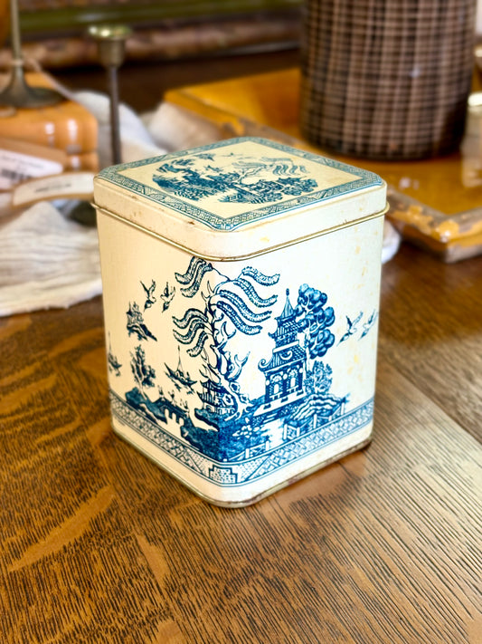 Vintage Blue Willow Spice Tin (Medium)