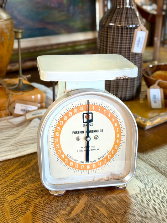 Vintage Pelouze Scale