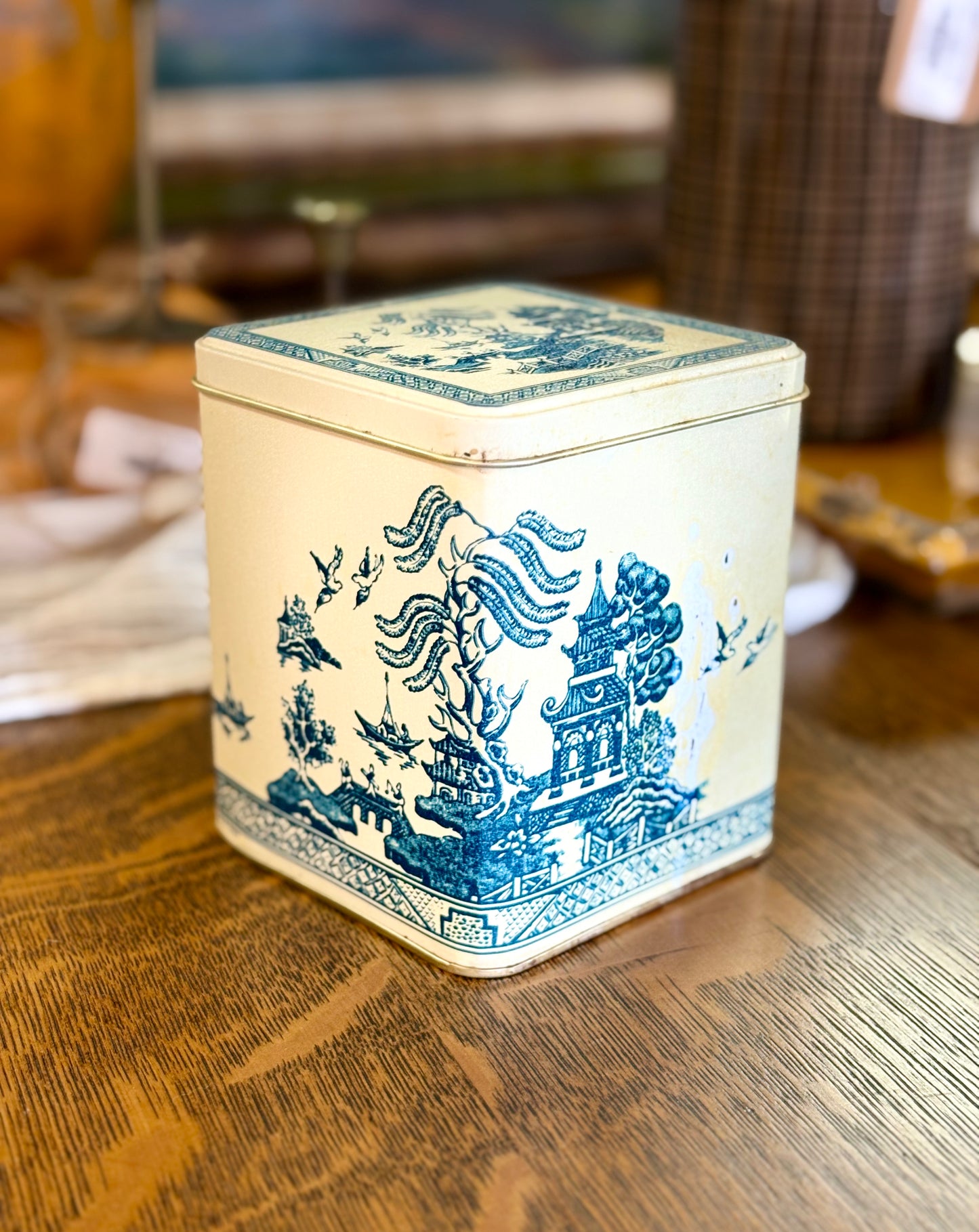 Vintage Blue Willow Spice Tin (Large)