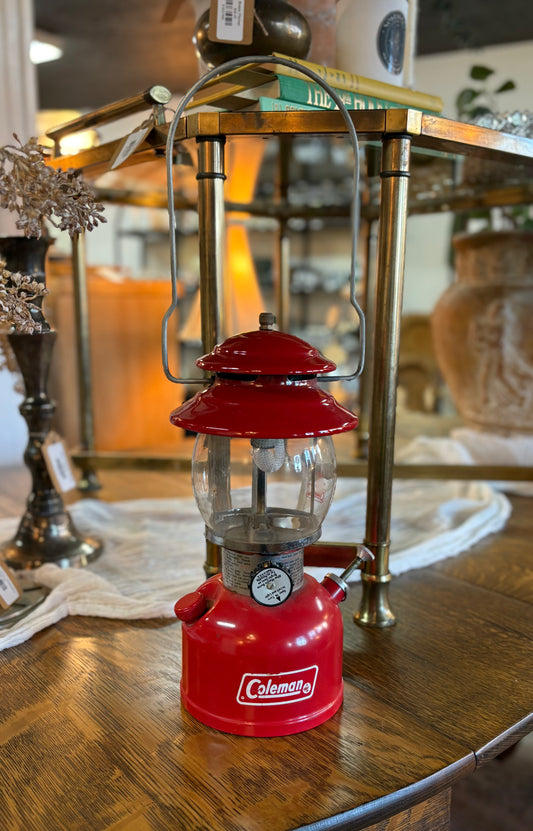 Vintage 1976 Coleman Lantern