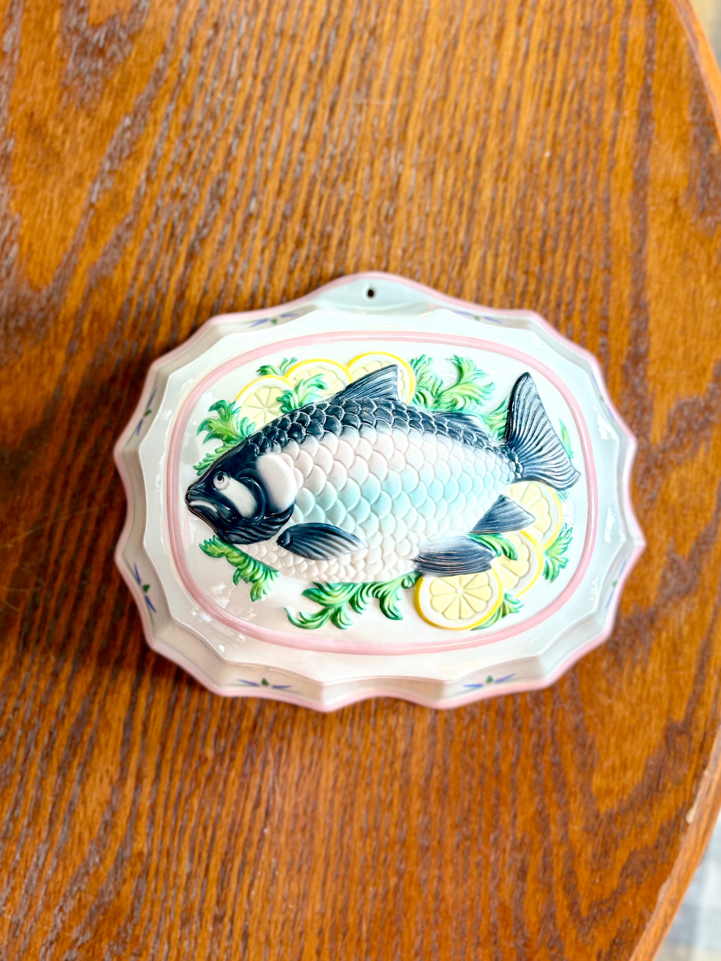 Vintage Fish w/ Lemons Jello Mold