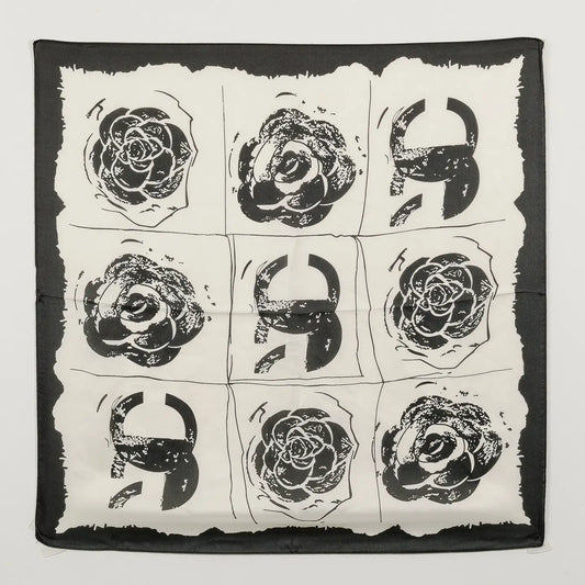 Floral & Horseshoe Print Scarf